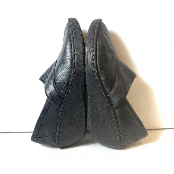 BOC Born Concept Womens Size 10 M Black Tooled Leather Slip On Wedge Clogs Shoes - Picture 4 of 11